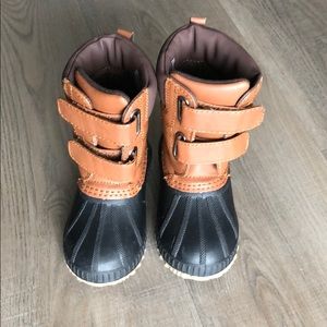 Gap boy’s insulated snow boots